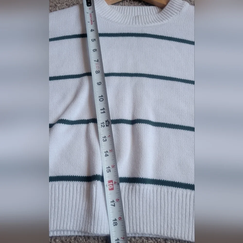 Hollister Women's Green and White Striped Sweater